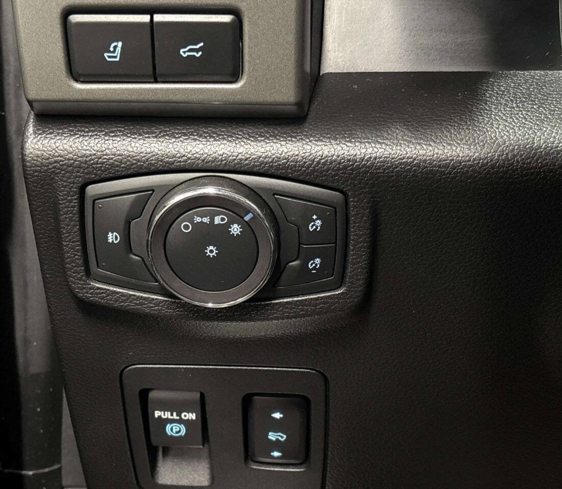 Used 2019 Ford Expedition XLT AWD/4WD image 36
