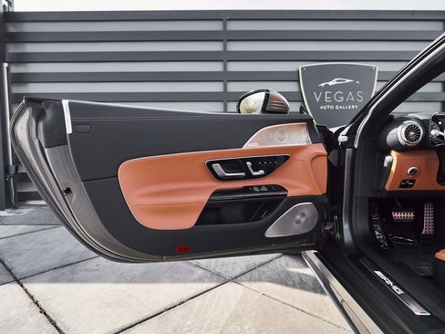 Used 2024 Mercedes-Benz SL 55 AMG 4MATIC image 19