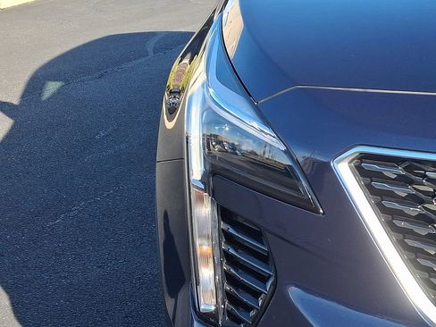 Certified 2022 Cadillac XT4 Luxury image 9