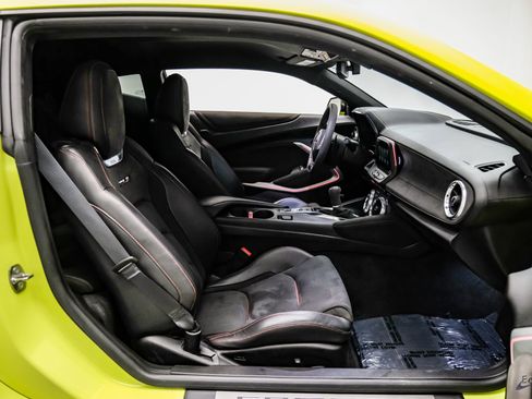 Used 2019 Chevrolet Camaro ZL1 image 57