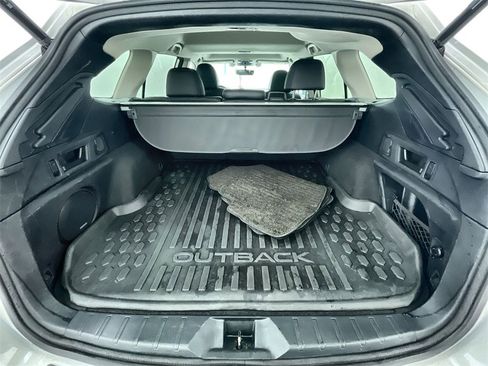 Used 2021 Subaru Outback Limited image 31