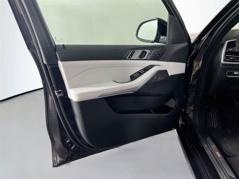 Used 2023 BMW X5 xDrive40i w/ Premium Package AWD/4WD image 19