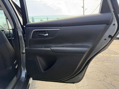 Used 2017 Nissan Altima 2.5 SR w/ Midnight Edition Package image 15