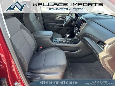 Used 2021 Chevrolet Traverse LT FWD image 39