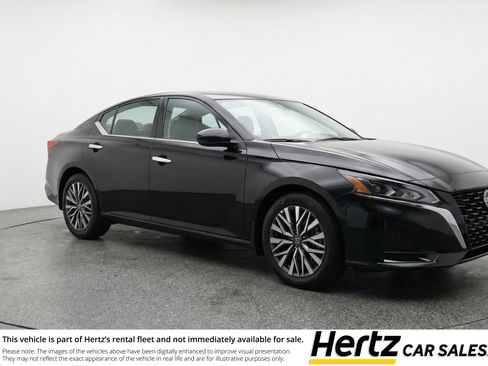 Used 2025 Nissan Altima 2.5 SV FWD image 1