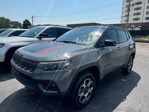 Used 2022 Jeep Compass Trailhawk w/ Trailhawk Elite Group AWD/4WD image 2