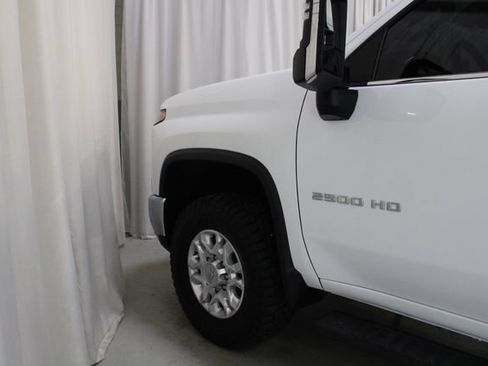 Used 2024 Chevrolet Silverado 2500 LTZ AWD/4WD image 31