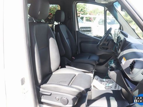 Used 2023 Mercedes-Benz Sprinter 2500 w/ Parking Package image 39
