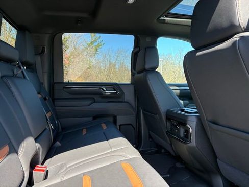 Used 2025 GMC Sierra 2500 AT4 w/ AT4 Premium Plus Package image 20