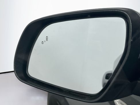Used 2023 Hyundai Venue SEL FWD image 16