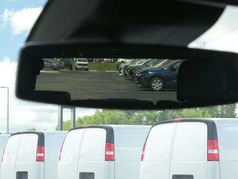Used 2023 Chevrolet Tahoe Z71 w/ Luxury Package AWD/4WD image 31