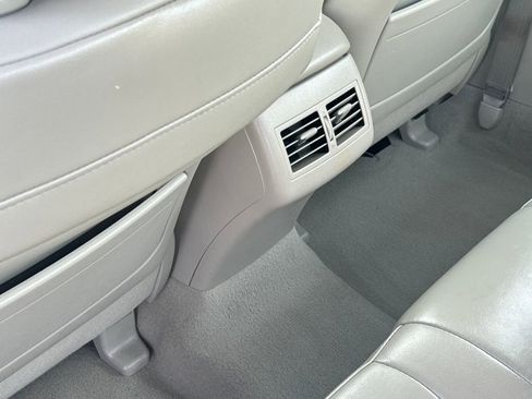 Used 2011 Toyota Camry image 35