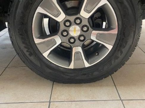 Used 2016 Chevrolet Colorado Z71 w/ Z71 Midnight Edition AWD/4WD image 39