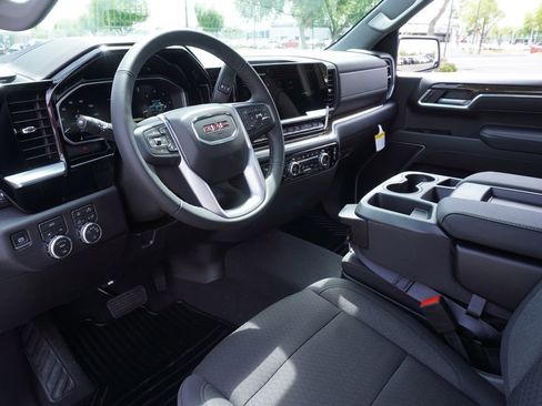 New 2026 GMC Sierra 1500 SLE image 17