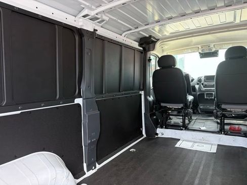 Used 2025 RAM ProMaster 2500 w/ Convenience Group FWD image 8