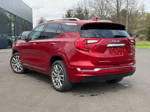 Used 2024 GMC Terrain Denali w/ Denali Premium Package image 4