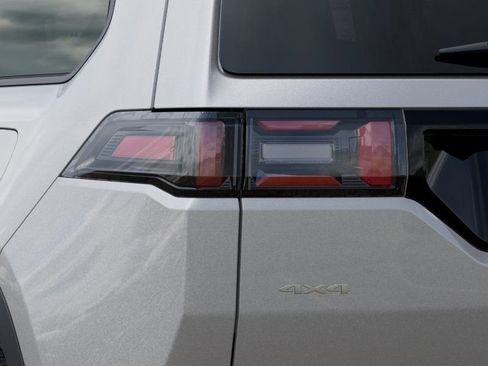 New 2026 Jeep Cherokee Overland image 9