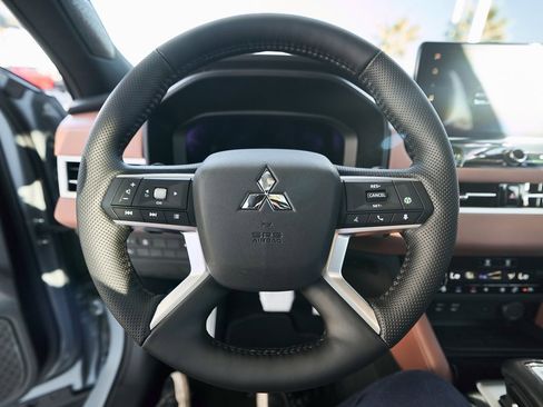 New 2026 Mitsubishi Outlander SEL image 39