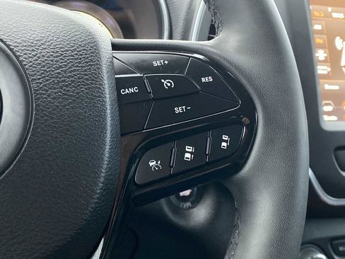 Certified 2023 Jeep Cherokee Altitude Lux image 22