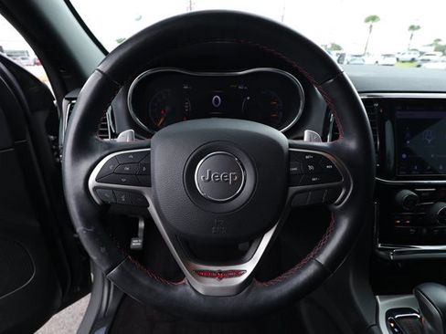 Used 2019 Jeep Grand Cherokee Trailhawk AWD/4WD image 11