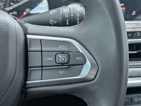 Used 2024 Jeep Compass Latitude AWD/4WD image 25