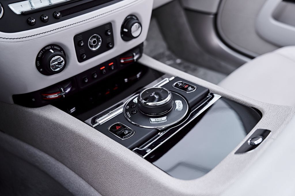 Used 2014 Rolls-Royce Wraith RWD image 77