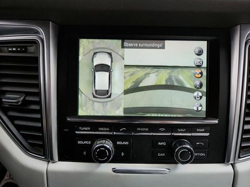 Used 2016 Porsche Macan S image 20