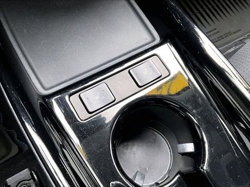 Certified 2022 Toyota Prius Prime LE image 33