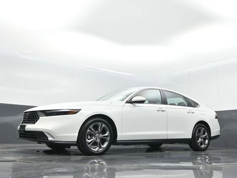 Certified 2024 Honda Accord EX image 11