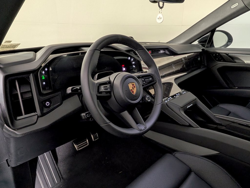 New 2026 Porsche Cayenne Electric AWD/4WD image 4