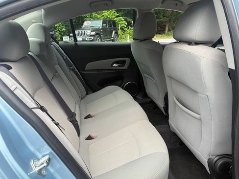 Used 2011 Chevrolet Cruze LT FWD image 19