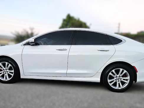 Used 2016 Chrysler 200 Limited image 8