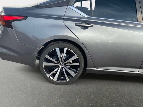 Used 2021 Nissan Altima 2.5 SR w/ SR Premium Package FWD image 7