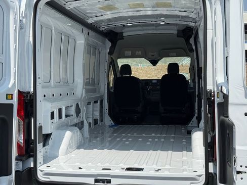 New 2025 Ford Transit 250 148 Medium Roof image 16