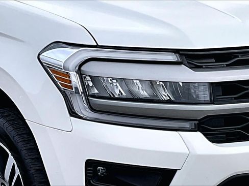 Certified 2024 Ford Expedition XLT RWD image 25