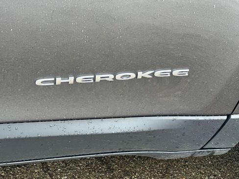 Used 2022 Jeep Cherokee Latitude Lux image 30