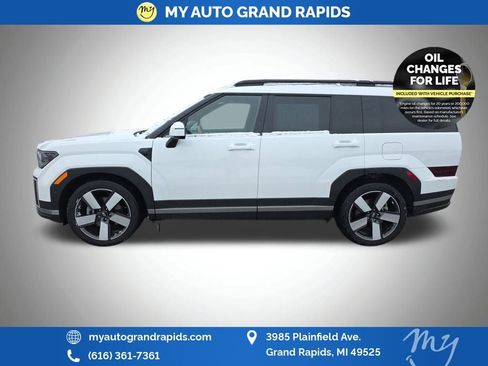 Used 2025 Hyundai Santa Fe Limited image 4