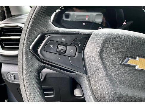 Used 2025 Chevrolet TrailBlazer LT FWD image 18