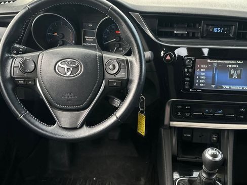 Used 2018 Toyota Corolla iM image 14
