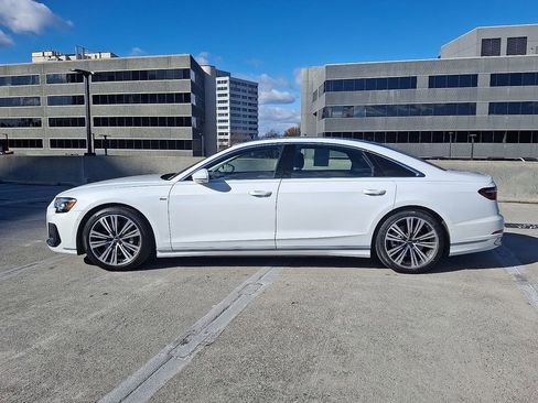Used 2023 Audi A8 L 3.0T image 2