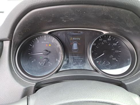 Used 2015 Nissan Rogue S image 19