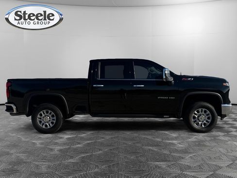 Used 2025 Chevrolet Silverado 2500 LTZ w/ LTZ Convenience Package image 6