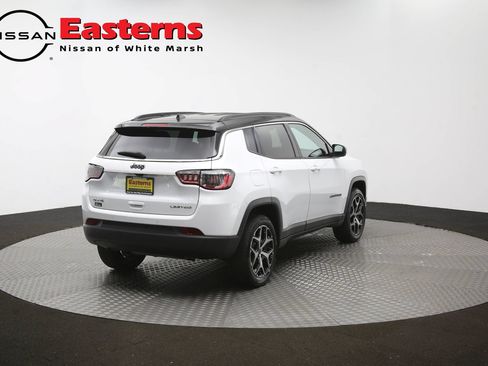 Used 2025 Jeep Compass Limited AWD/4WD image 38