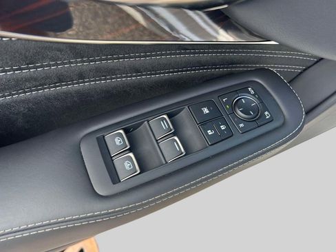 Certified 2025 Lexus LS 500 AWD w/ Luxury Package image 17