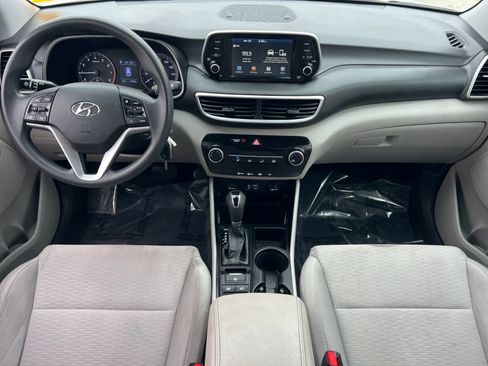 Used 2020 Hyundai Tucson SE image 3