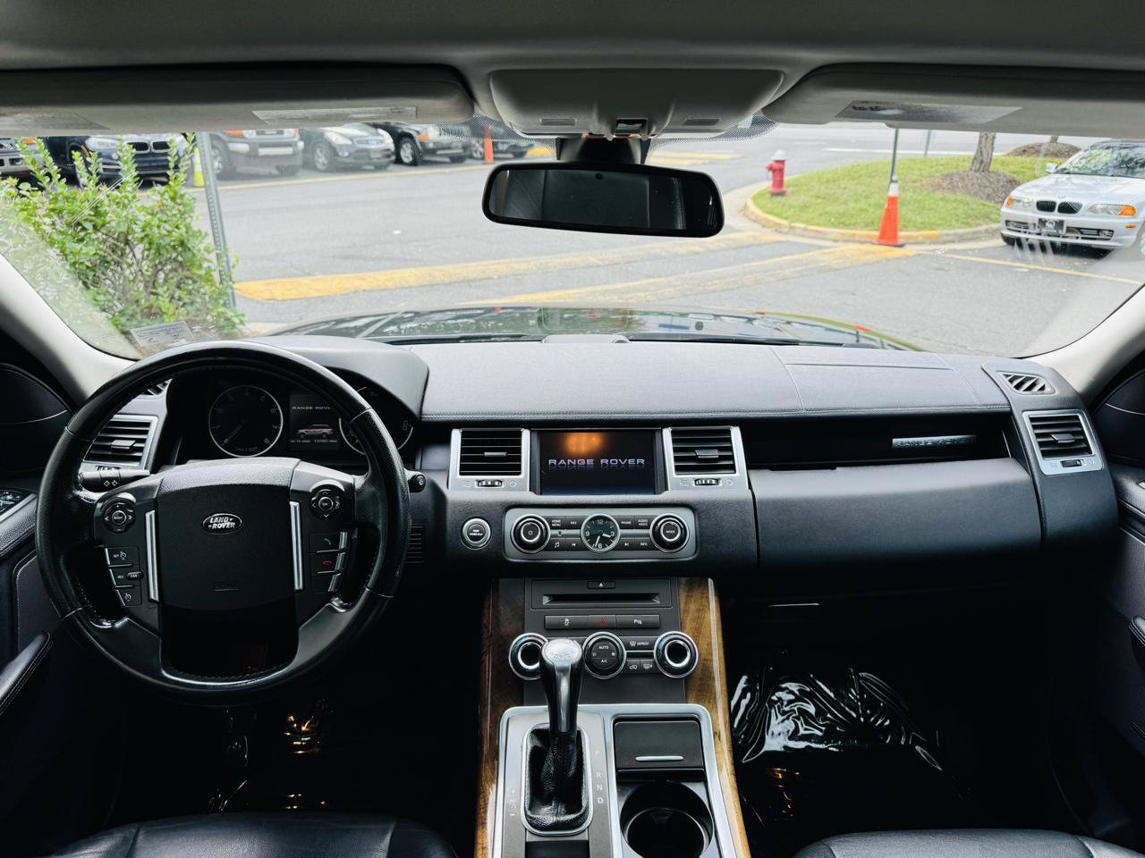 Used 2011 Land Rover Range Rover Sport HSE AWD/4WD image 32