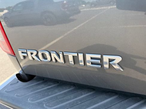 Used 2019 Nissan Frontier SV AWD/4WD image 16