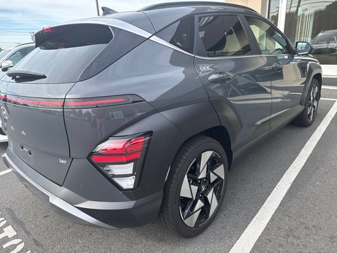 Used 2025 Hyundai Kona Limited FWD image 5