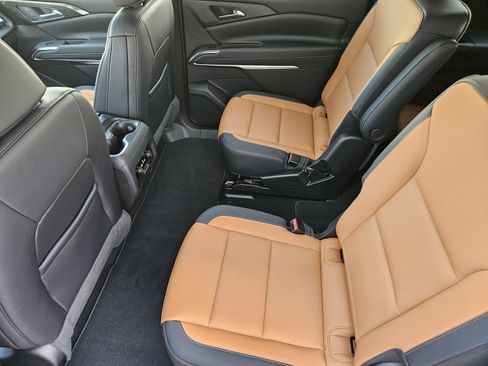 New 2027 Chevrolet Traverse Z71 w/ Driver Confidence Package AWD/4WD image 28