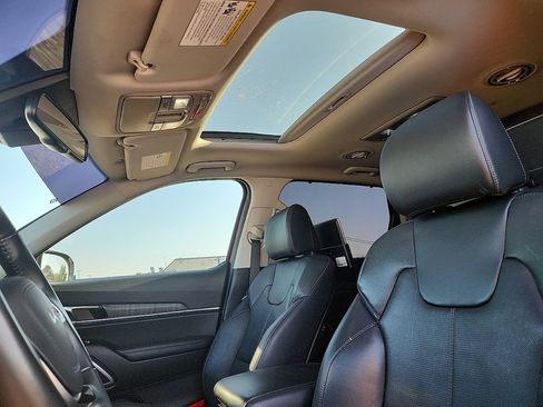 Used 2023 Kia Telluride EX w/ EX Captain's Chair Package FWD image 7